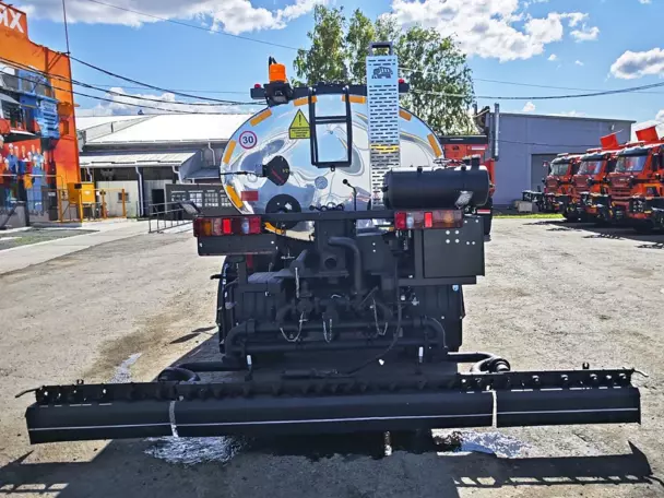 Купить Автогудронатор АС-C41R на шасси ГАЗон NEXT цена «Регион 45»