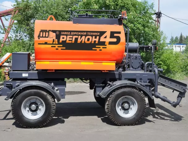 Купить Гудронатор прицепной двухосный цена «Регион 45»