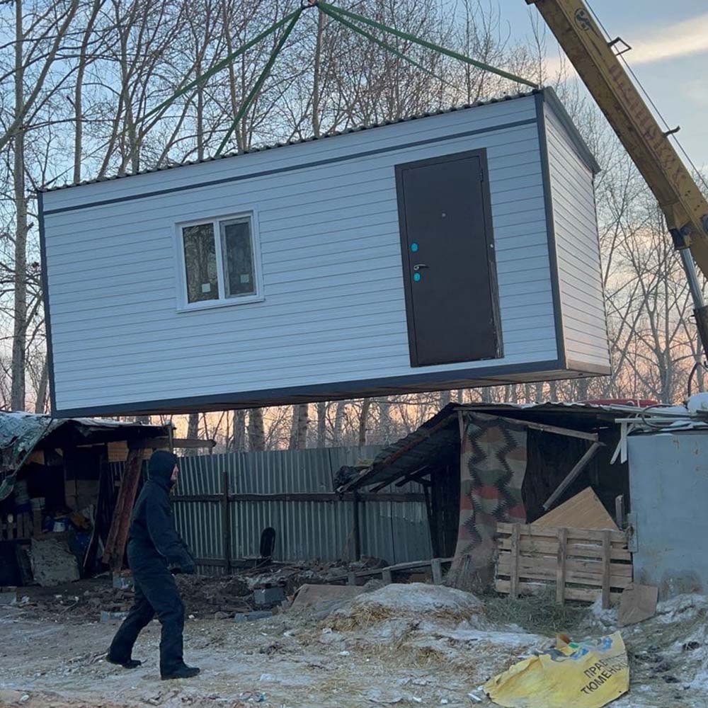 Взяли шефство над приютом для собак