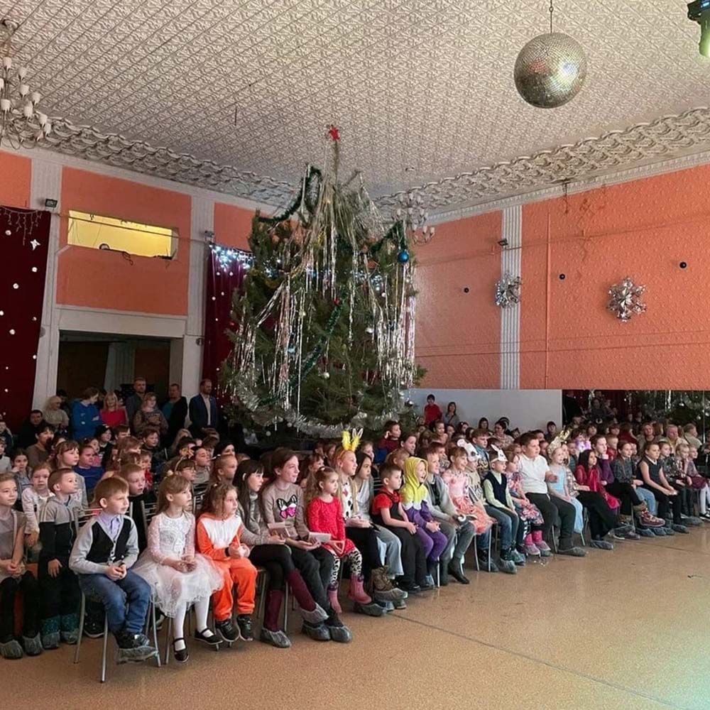 Совместно с КРОО «Новая жизнь» поздравили подопечных детей, находящихся под их кураторством