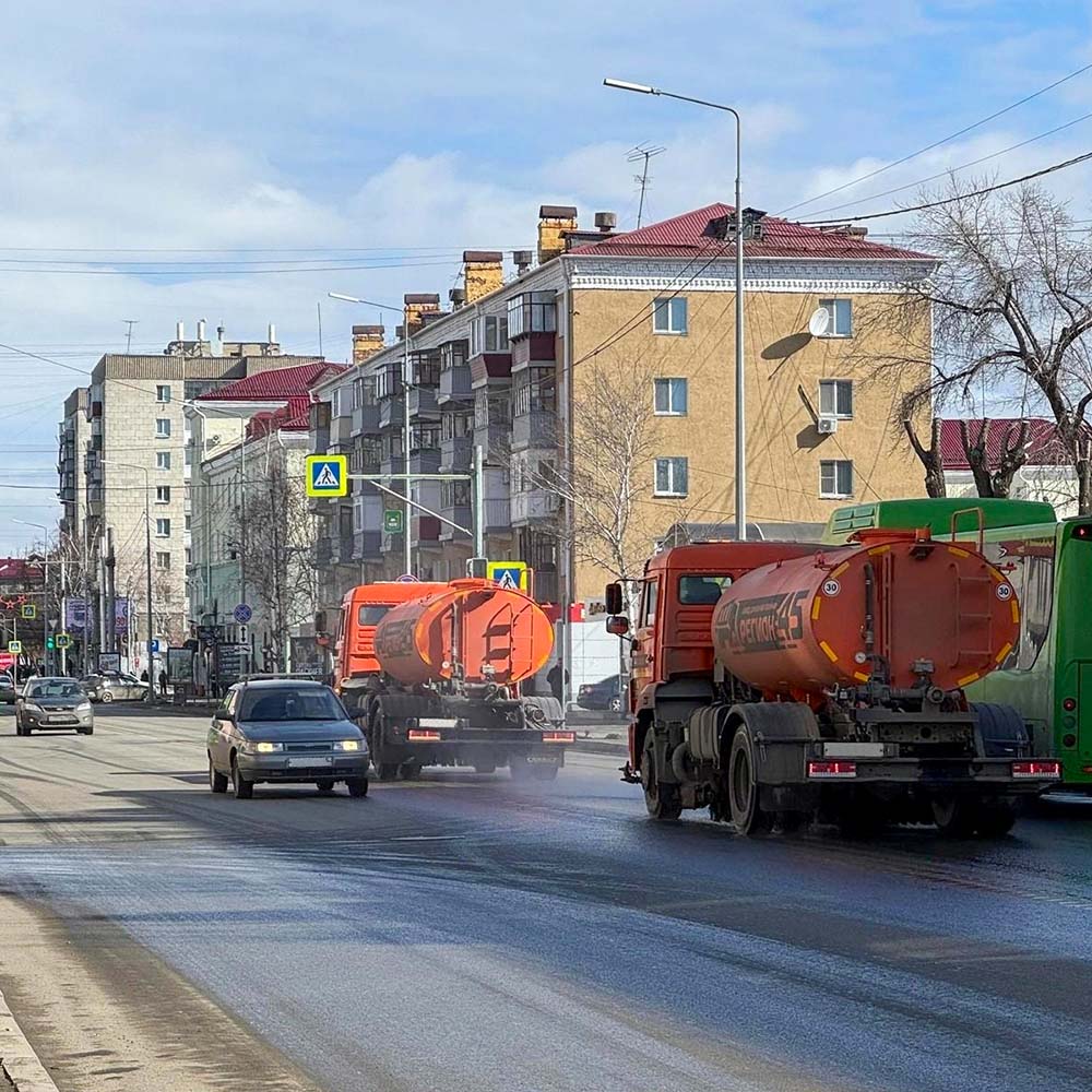 Поливомоечные машины ЗДТ «Регион 45» на дорогах Кургана